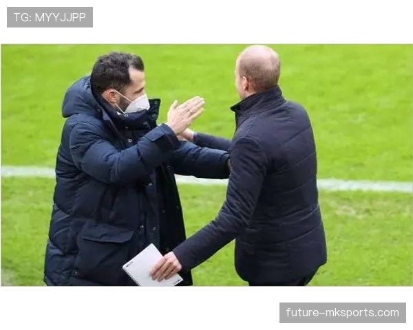 诺伊尔稳健指挥防线，以领袖风范铸就球队稳定基石