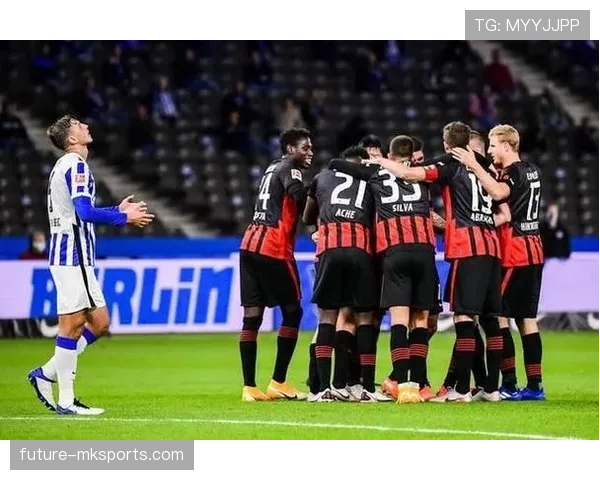 德甲补时绝杀引爆争冠悬念，豪门球迷沸腾