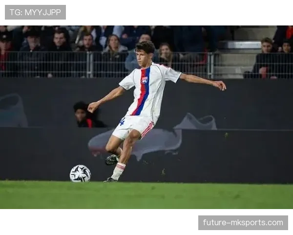 里昂关键球员状态回暖，助球队斩获关键胜利