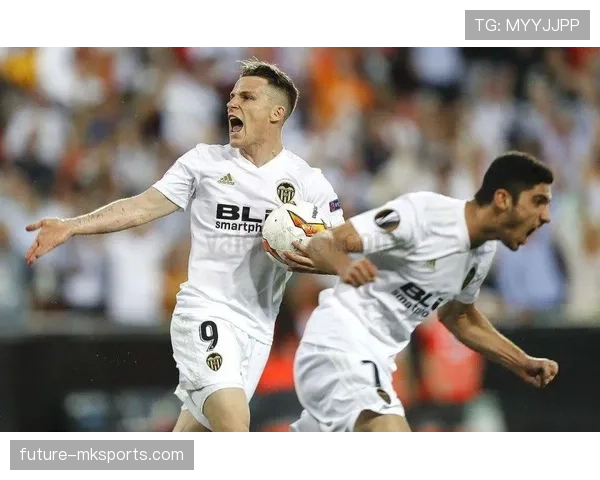 瓦伦西亚管理层决策争议加剧，球队运营与竞技表现稳定性面临考验